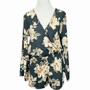 Lulu’s Prairie Daydream Floral Romper Washed Navy M